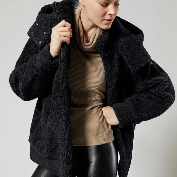 Alo Yoga Norte Sherpa Coat - Picture 6 of 6